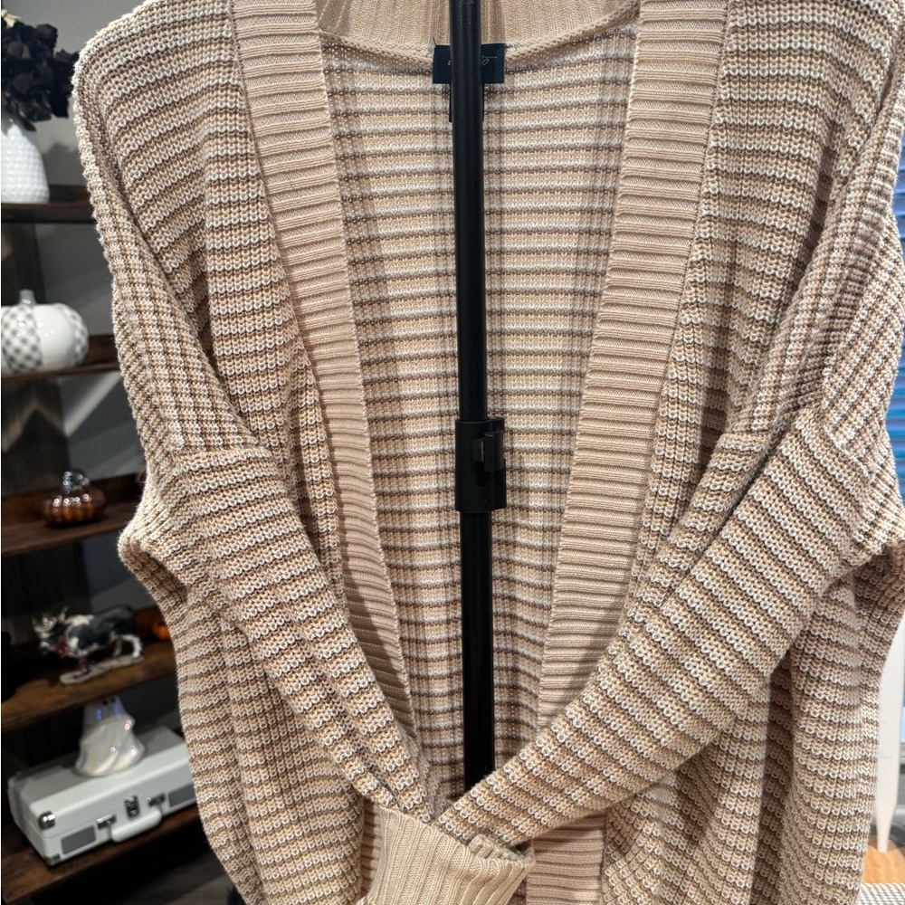 Women’s Cardigan - Picture 9 of 9